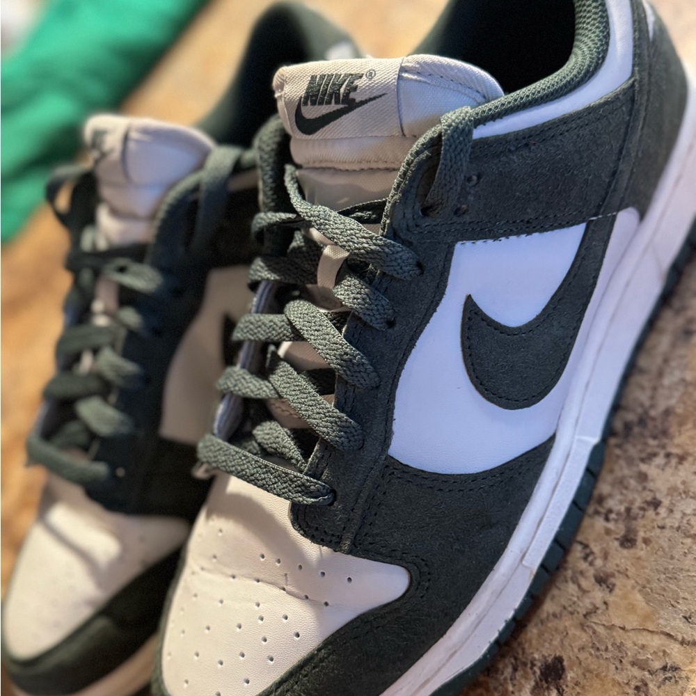 Nike Dunk Forest Green and White Athletic Shoes